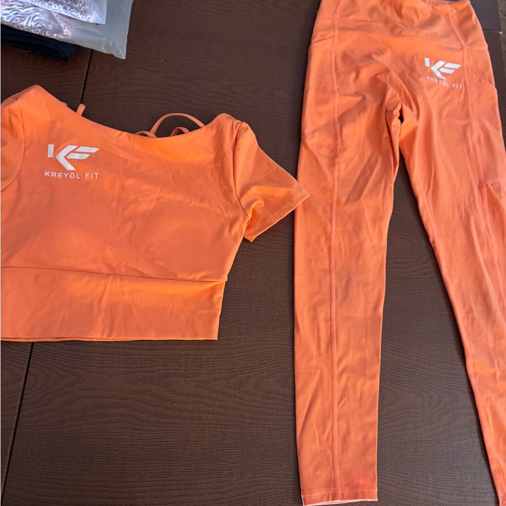Active Set - Crop Top & Leggings size small